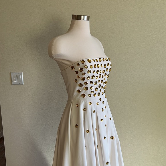 BCBG MaxAzaria Gown - Picture 9 of 10